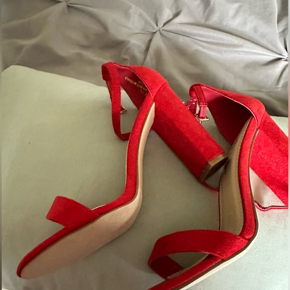 LULUS RED , BLOCK HEEL SANDAL , UNUSED - Picture 3 of 8
